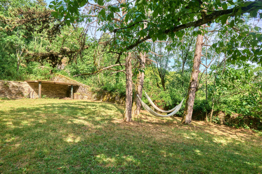 Location de tourisme de luxe haut de gamme pour 14 personnes, témoin du passé historique. Manoir de Brénaz
